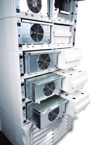 APC Symmetra Power Module - UPS (zásuvný modul) - AC 200/208/230/240/400 V - 2.8 kW - pro Symmetra SYPM