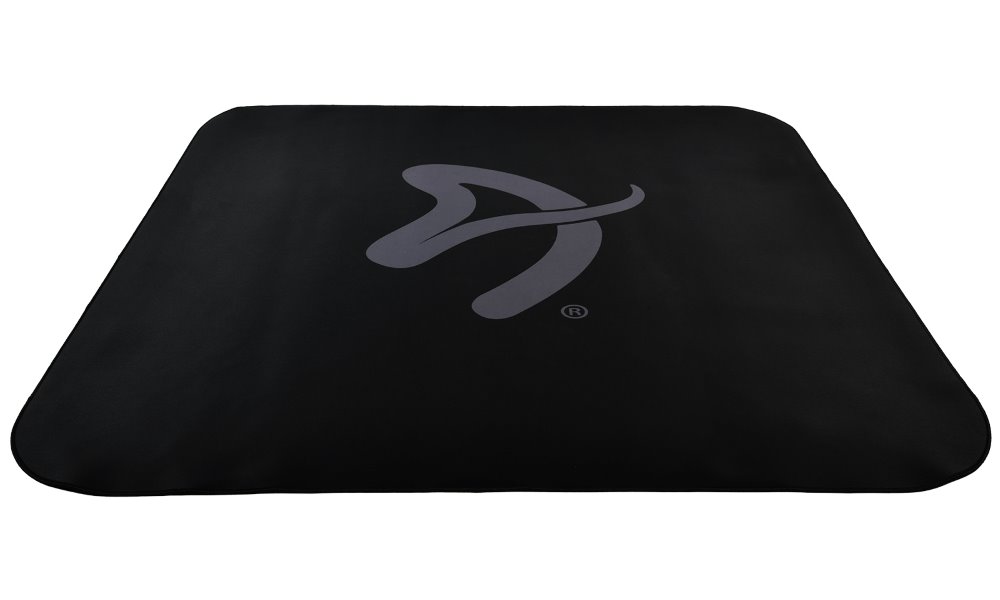 AROZZI Zona Quattro Black Grey/ ochranná podložka na podlahu/ 116 x 116 cm/ černá s šedým logem AZ-ZONA-QTRO-BKGY