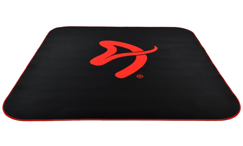 AROZZI Zona Quattro Black Red/ ochranná podložka na podlahu/ 116 x 116 cm/ černá s červeným logem AZ-ZONA-QTRO-BKRD