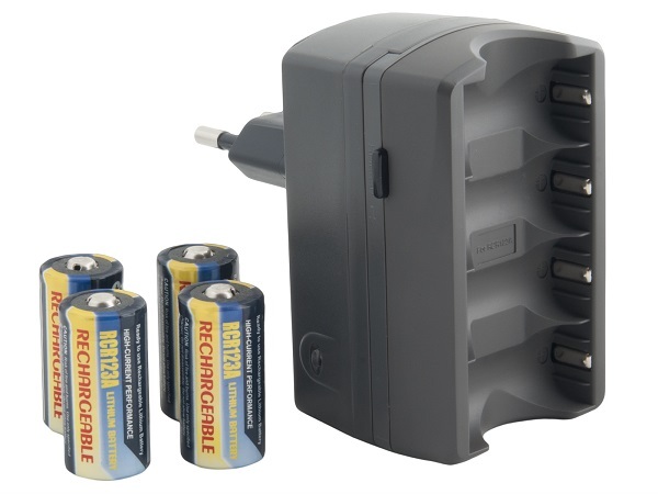 AVACOM nabíjecí čtyřkanálová souprava ACFRB pro nabíjení baterií RCR123 + 4 ks RCR123 NADI-ACFB4K-R123B4