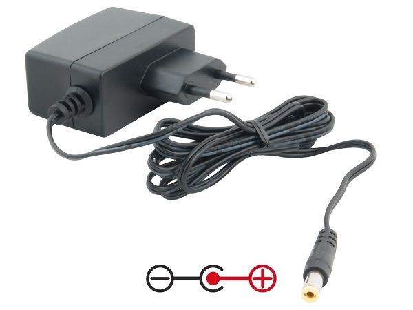 AVACOM Napájecí adaptér univerzální 5V 2,4A 12W konektor 5,5mm x 2,1mm plus pól uprostřed NAAC-5V2,4A-5521N