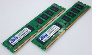 DDR 3 ............. 2 GB . 1333MHz . CL9 .......... GOODRAM GR1333D364L9/2G