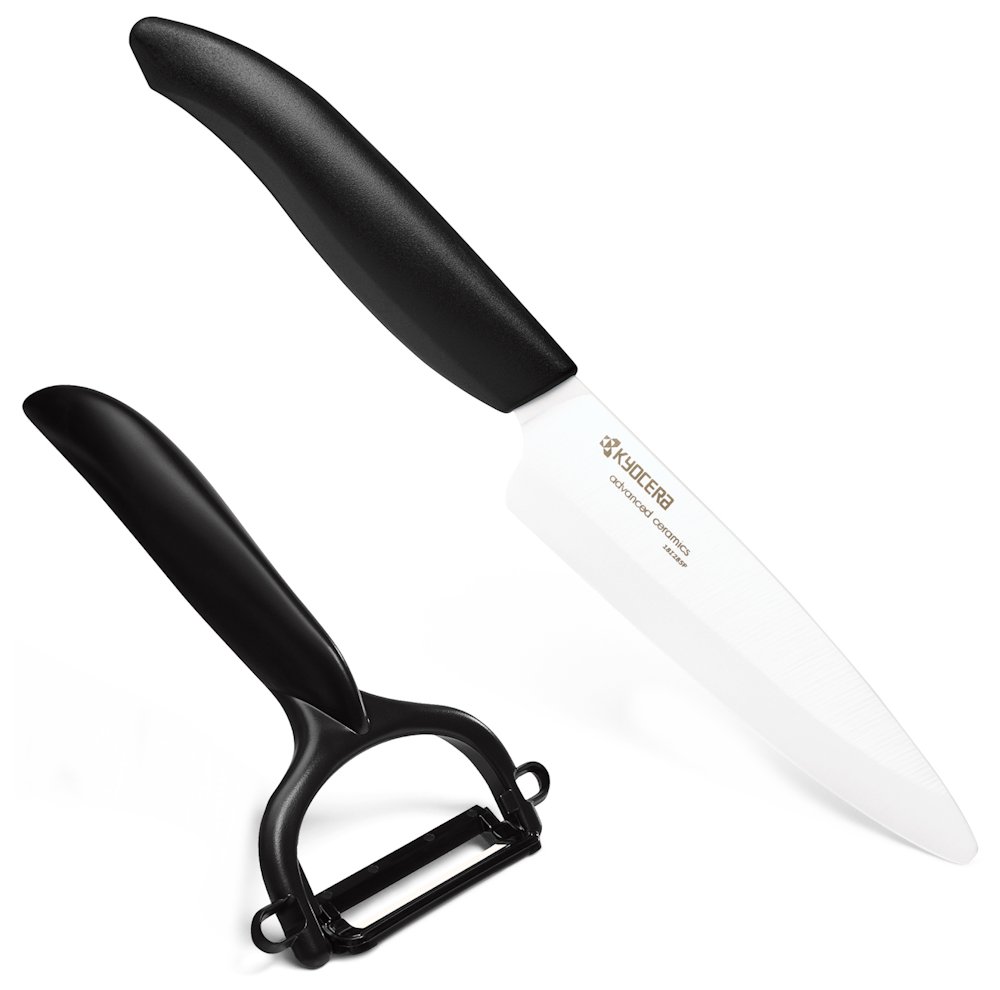 KYOCERA keramický nůž na ovoce a zeleninu s bílou čepelí 11 cm, černá rukojeť + škrabka na ovoce a zeleninu FK110CP10NBK