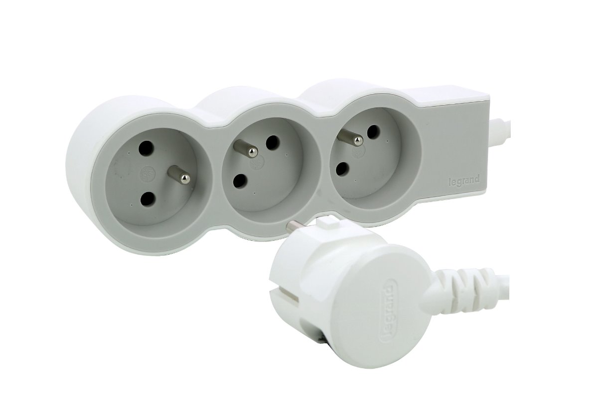 Legrand Predlžovačka Štandard 3x2P+T 1,5m kábel biela/svetlosivá 049471