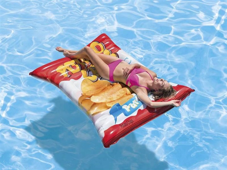 Lehátko Intex nafukovací do vody Potato Chips 58776