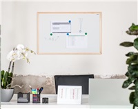 Magnetická tabule AVELI 90x60, dřevěný rám XRT-00160