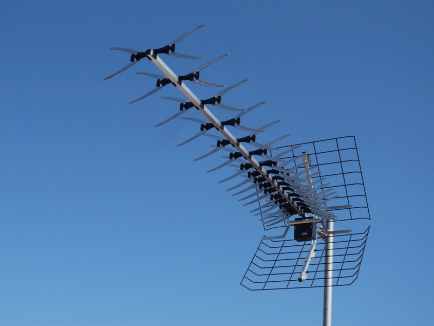 OEM DVB-T anténa Color Delta 10-14 dB ANTOE10002