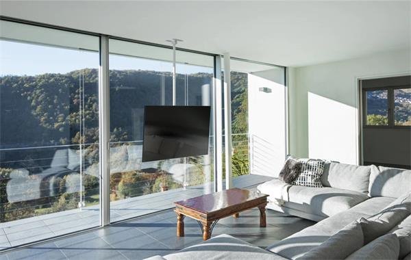 ONKRON TV Stropný držiak s nastaviteľnou výškou pre 32 až 80-palcové LED LCD televízory, biely N1L-W