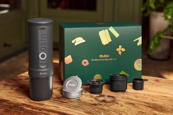 Outin Nano Vianočný set - prenosný kávovar (vesmírne sivý) + Basket Plus sada OTEM-01-SG-PLUS