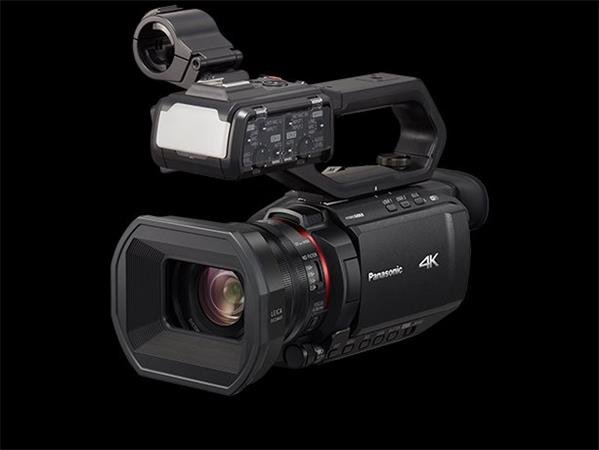 Panasonic HC-X2000 (4K kamkordér, 24x zoom LEICA Dicomar, Wi-Fi, SDI OUT, XLR) HC-X2000E