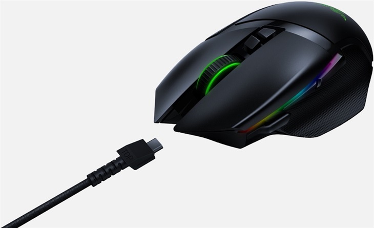 Razer Basilisk Ultimate & Mouse Dock RZ01-03170100-R3G1