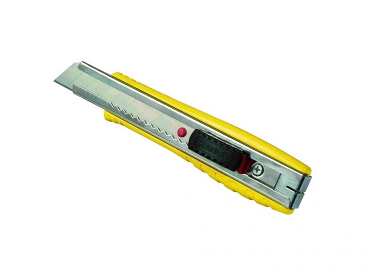 STANLEY Nůž FM s odlamovací čepelí 18mm 3253568104216