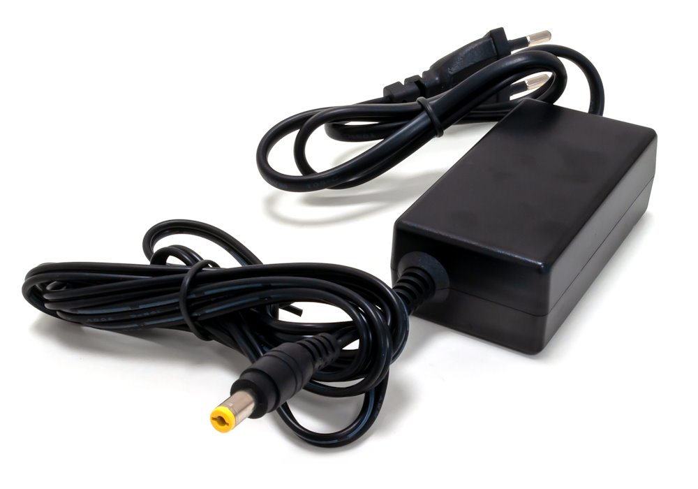 XtendLan zdroj 100-240 VAC/50-60Hz, výstup 12V/2A DC, jack 5.5/2.1mm, adaptér ZS01-12-2